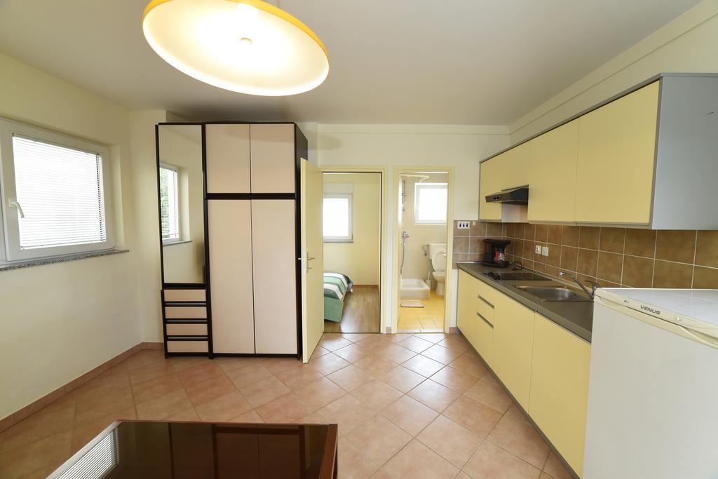 Apartments Galic Kampor ภายนอก รูปภาพ