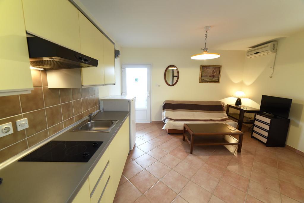 Apartments Galic Kampor ภายนอก รูปภาพ