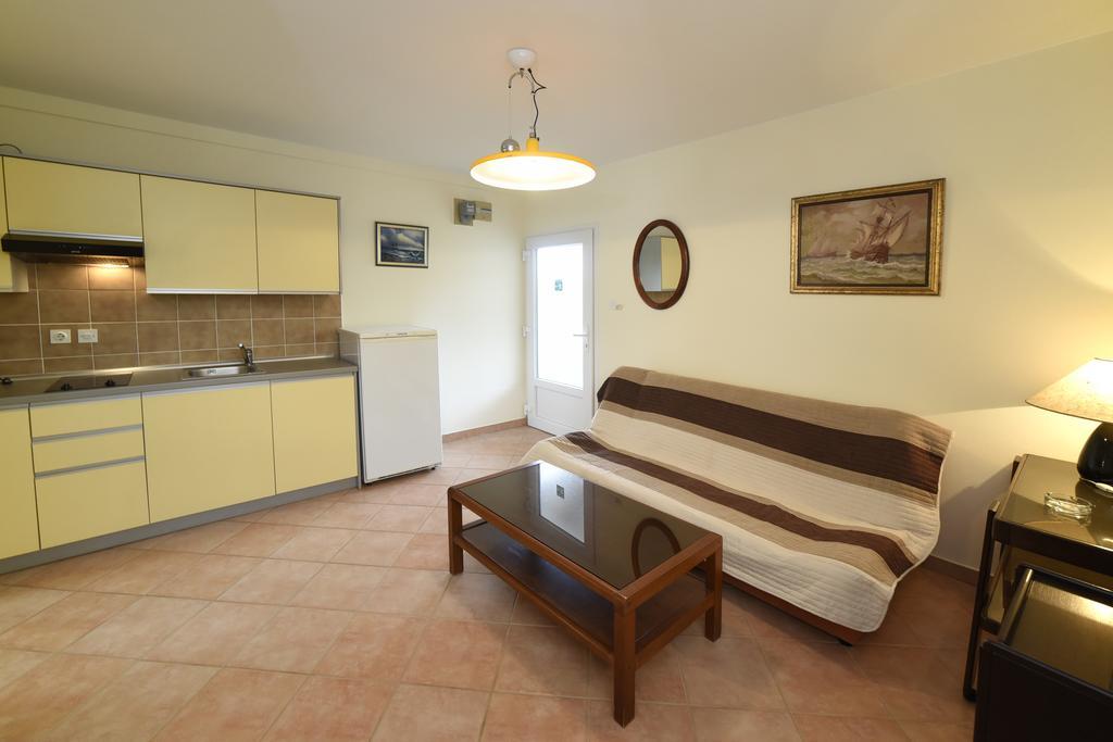 Apartments Galic Kampor ภายนอก รูปภาพ