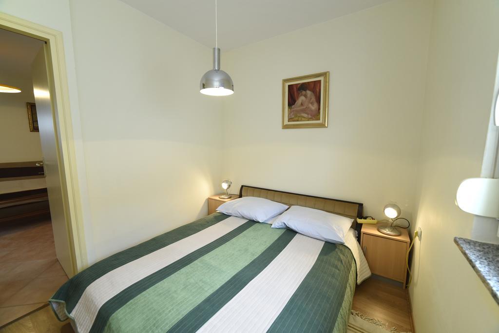 Apartments Galic Kampor ภายนอก รูปภาพ